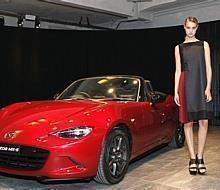 Exklusives KODO Kleid für die Mazda Hostessen